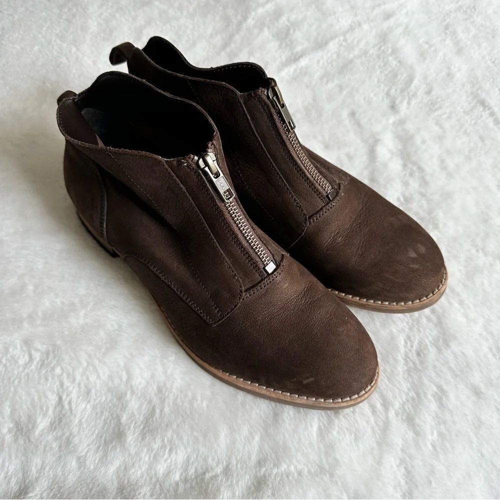 Diba Women’s Brown Ankle Booties Size 10 - Picture 2 of 16